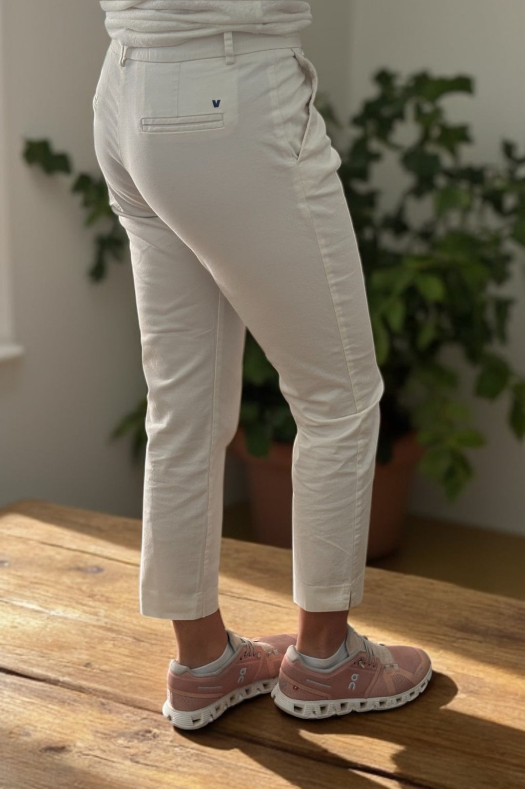 Pantalón Chino Marfil Woman - Very