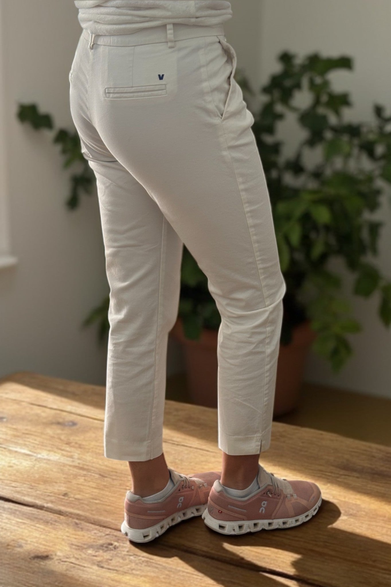 Pantalón Chino Marfil Woman - Very